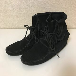 ミネトンカ(Minnetonka)のMINNETONKA ミネトンカ　黒　ブラック　ノンスリップ　ショートブーツ(スリッポン/モカシン)