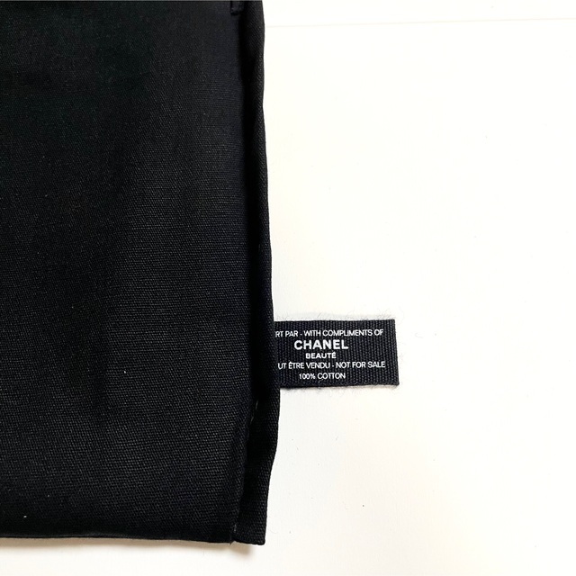 CHANEL(シャネル)のCHANEL 巾着 ポーチ ブラック ノベルティ 2枚セット レディースのファッション小物(ポーチ)の商品写真