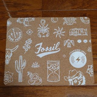 フォッシル(FOSSIL)の【非売品】FOSSIL マウスパッド ワイヤレスチャージャー 充電器(PC周辺機器)