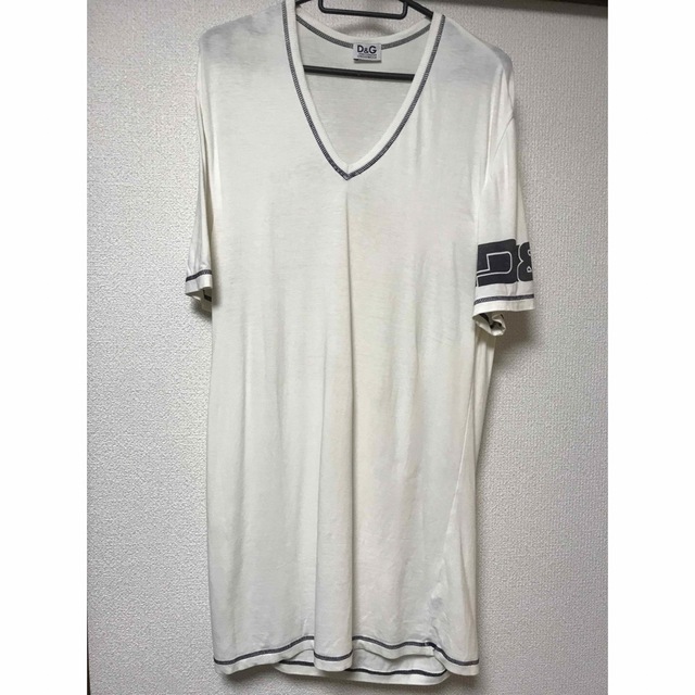 D&G(ディーアンドジー)のD&G アームロゴ Vネックストレッチ Tシャツ メンズのトップス(Tシャツ/カットソー(半袖/袖なし))の商品写真