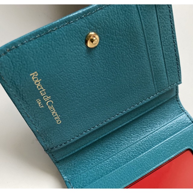 ROBERTA DI CAMERINO(ロベルタディカメリーノ)のロベルタ 財布 パスケース 二つ折り ベルトデザイン グリーン系 レディースのファッション小物(財布)の商品写真