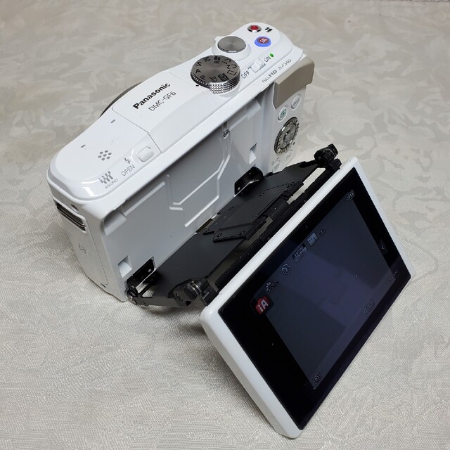 超美品ショット数3050回 簡単自撮りWiFi LUMIX GF6 4