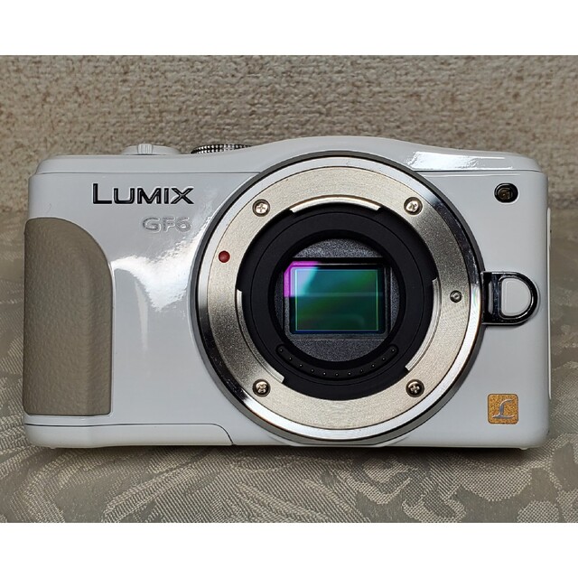 超美品ショット数3050回 簡単自撮りWiFi LUMIX GF6 2