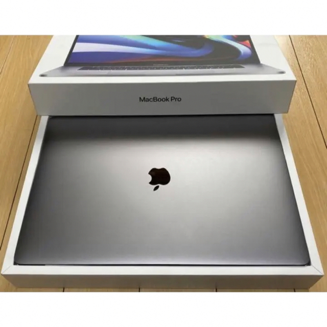 MacBook Pro16インチIntel i9/16/1TB Windows