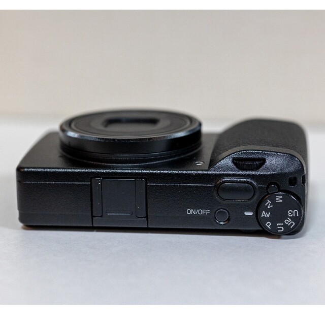 RICOH(リコー)のRICHO GR IIIx 保証残有 予備バッテリー2個＋チャージャー付き スマホ/家電/カメラのカメラ(コンパクトデジタルカメラ)の商品写真