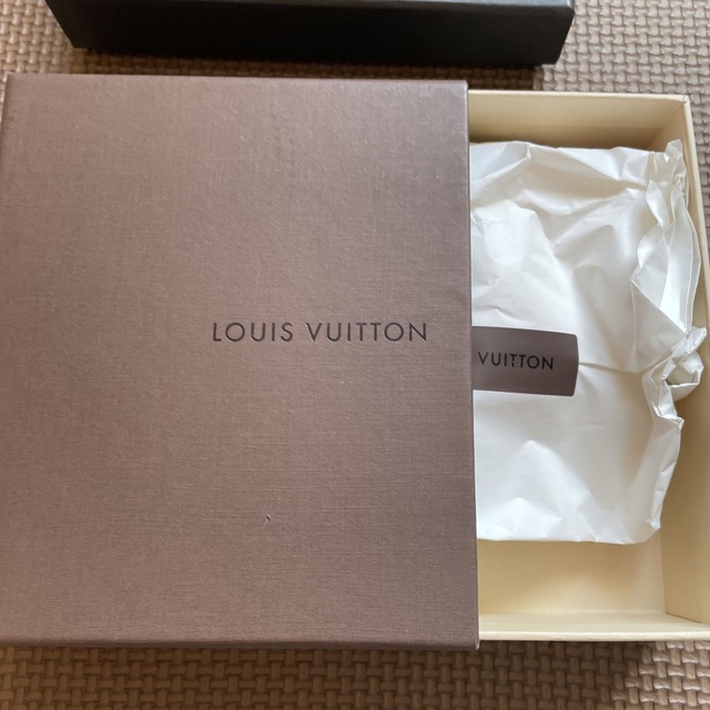 LOUIS VUITTON(ルイヴィトン)の二つ折り財布の箱2つ レディースのファッション小物(財布)の商品写真