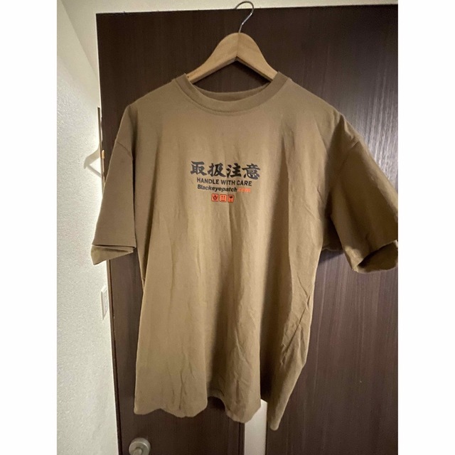 ブラックアイパッチ　h&mコラボtシャツ メンズのトップス(Tシャツ/カットソー(半袖/袖なし))の商品写真