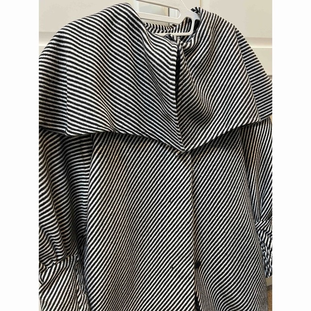 Ameri VINTAGE(アメリヴィンテージ)のAmeri 2WAY CAPE PUFF SLEEVE COAT レディースのジャケット/アウター(ロングコート)の商品写真