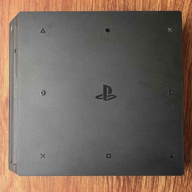 PlayStation4(プレイステーション4)のSony ps4 pro cuh-7200B エンタメ/ホビーのゲームソフト/ゲーム機本体(家庭用ゲーム機本体)の商品写真