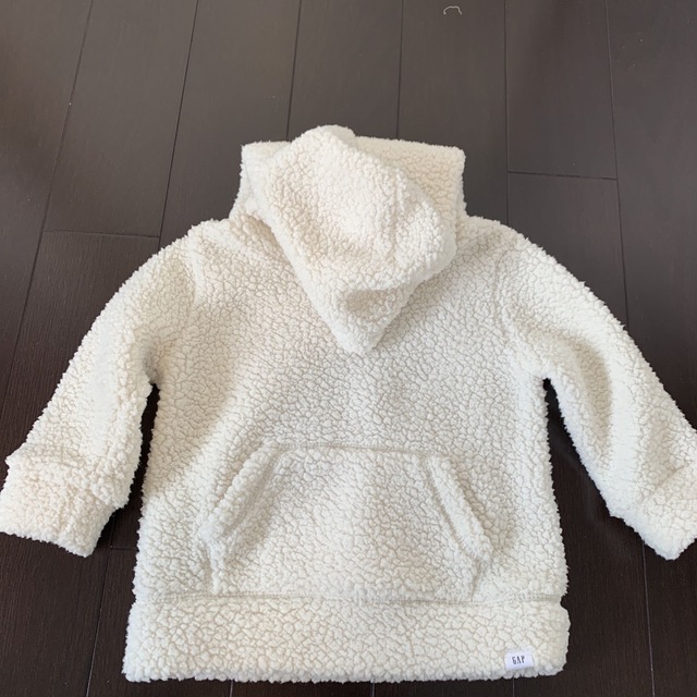 GAP(ギャップ)の子供服　GAP  パーカー　白色　18〜24M キッズ/ベビー/マタニティのベビー服(~85cm)(その他)の商品写真