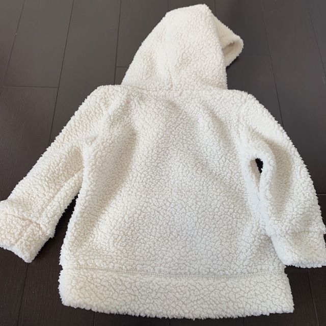 GAP(ギャップ)の子供服　GAP  パーカー　白色　18〜24M キッズ/ベビー/マタニティのベビー服(~85cm)(その他)の商品写真