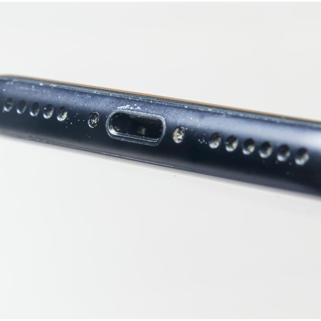 iPhone(アイフォーン)のiPhone SE 第2世代 128GB ブラック SIMフリー　付属品未使用 スマホ/家電/カメラのスマートフォン/携帯電話(スマートフォン本体)の商品写真