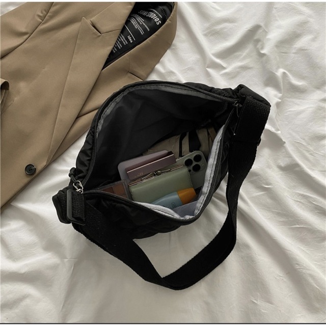 レディース　ナイロン　キルティング　ショルダー　黒 レディースのバッグ(ショルダーバッグ)の商品写真