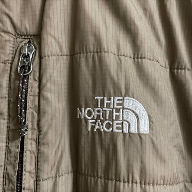 THE NORTH FACE(ザノースフェイス)のノースフェイス　刺繍ロゴ　プリマロフトライトダウンジャケット　L メンズのジャケット/アウター(ダウンジャケット)の商品写真