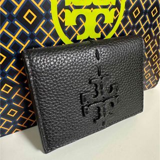 トリーバーチ(Tory Burch)の【新品 未使用】トリーバーチ マックグロー フラップ カードケース ブラック(名刺入れ/定期入れ)