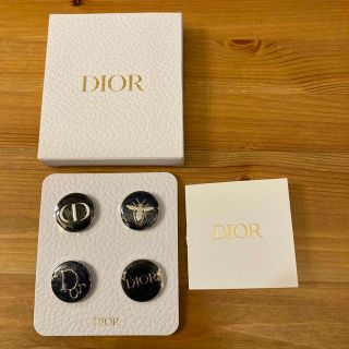 ディオール(Dior)のディオール　ピンバッジ　4個　非売品(ノベルティグッズ)