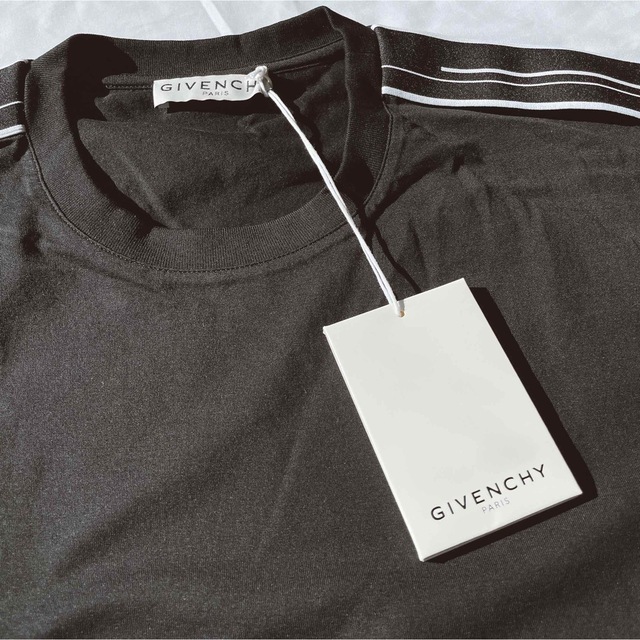 新品GIVENCHY サイドバンド　肩ロゴテープ　Tシャツ