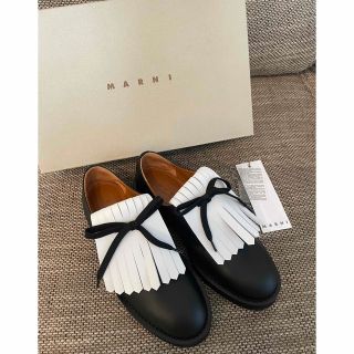 【新品未使用】マルニ フリンジローファー ドレスアップシューズ 黒 MARNI