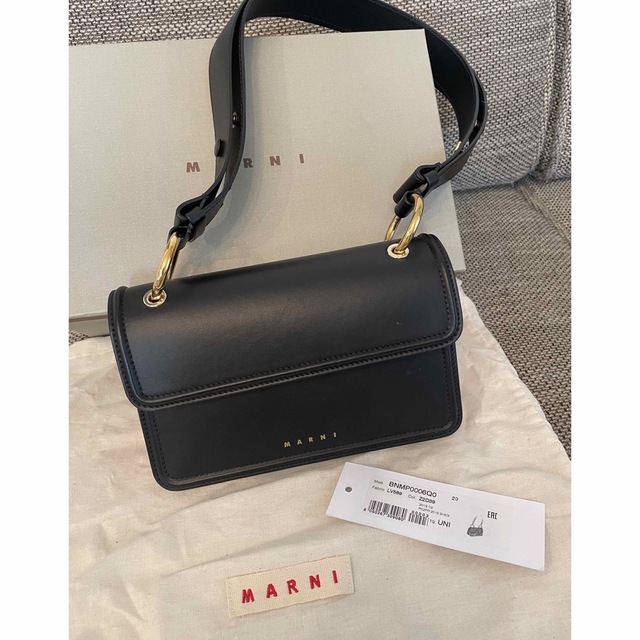 予約】 Marni - マルニ MARNI バッグ ショルダーバッグ 斜めがけ可能