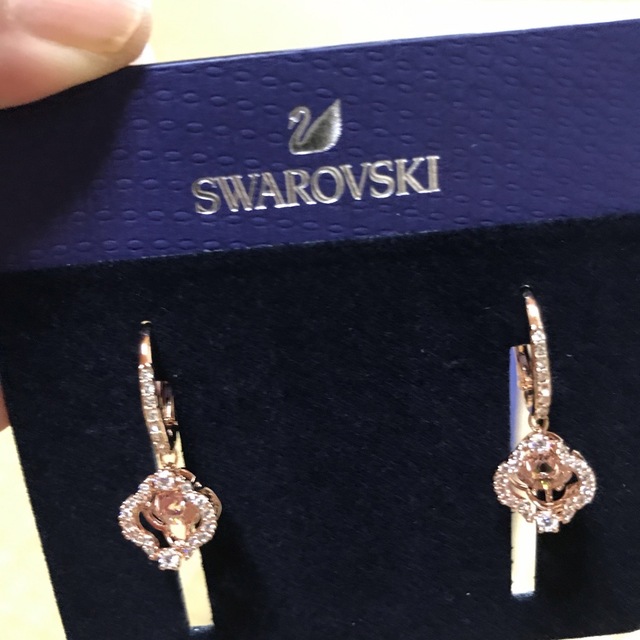 スワロフスキーピアス | vrealitybolivia.com