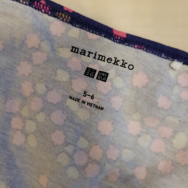 marimekko(マリメッコ)のマリメッコ　ユニクロコラボ　サロペット　花柄 キッズ/ベビー/マタニティのキッズ服女の子用(90cm~)(ワンピース)の商品写真