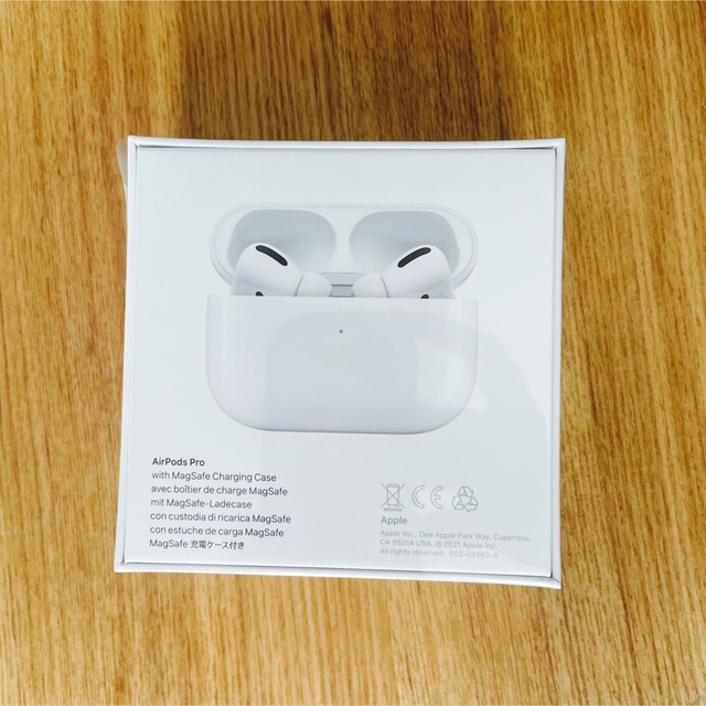 Apple(アップル)の【新品未開封】AirPods Pro MLWK3J/A 保証未開始 国内正規品 スマホ/家電/カメラのオーディオ機器(ヘッドフォン/イヤフォン)の商品写真