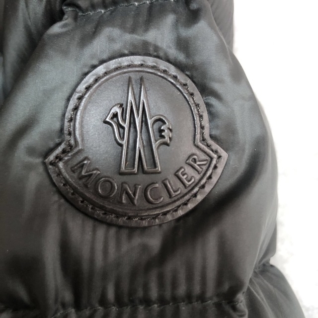 MONCLER ダウンジャケット 3