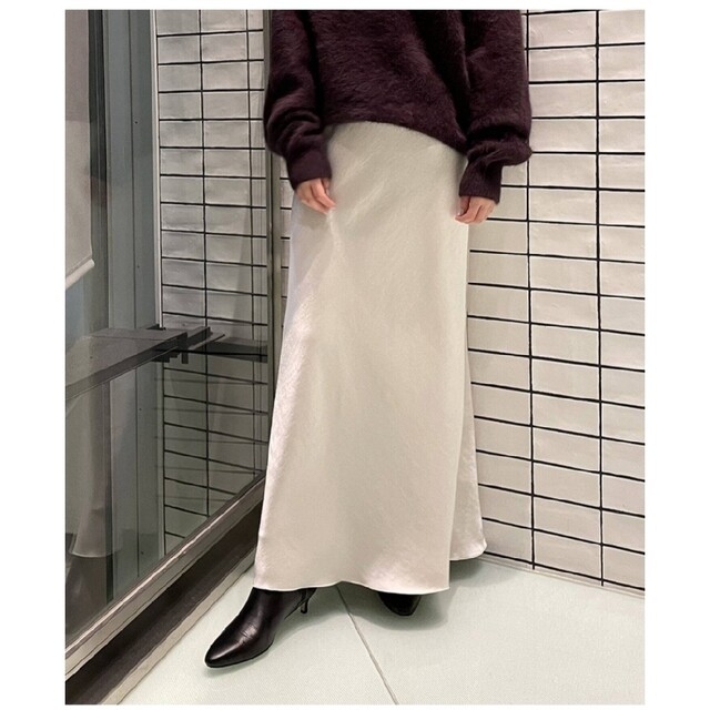 IENA(イエナ)のイエナ ダブルサテン スカート 38 タグ付き レディースのスカート(ロングスカート)の商品写真