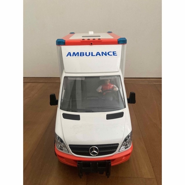 たまご様専用　ブルーダー　救急車 エンタメ/ホビーのおもちゃ/ぬいぐるみ(その他)の商品写真