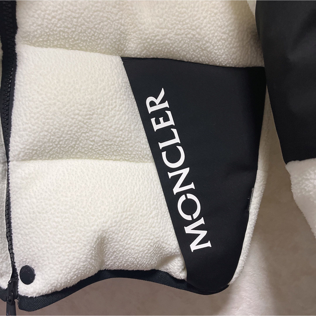 MONCLER(モンクレール)のモンクレール　MONCLER メンズ メンズのジャケット/アウター(ダウンジャケット)の商品写真