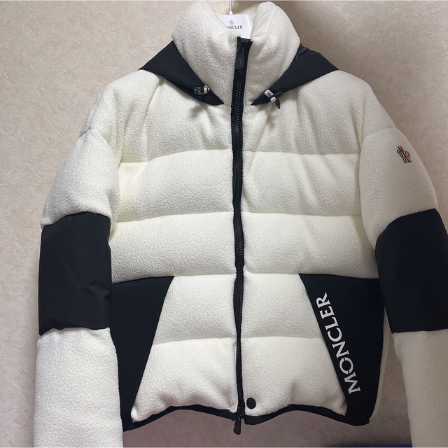 MONCLER(モンクレール)のモンクレール　MONCLER メンズ メンズのジャケット/アウター(ダウンジャケット)の商品写真