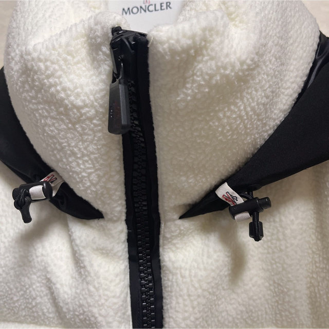 MONCLER(モンクレール)のモンクレール　MONCLER メンズ メンズのジャケット/アウター(ダウンジャケット)の商品写真