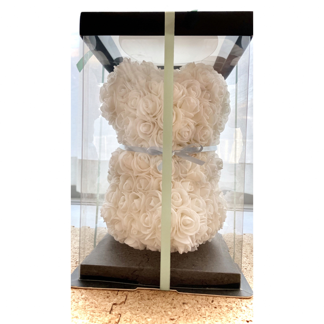 プレゼント ベア ミニローズ 花束風ギフト ホワイト ケース付き ハンドメイドのフラワー/ガーデン(プリザーブドフラワー)の商品写真