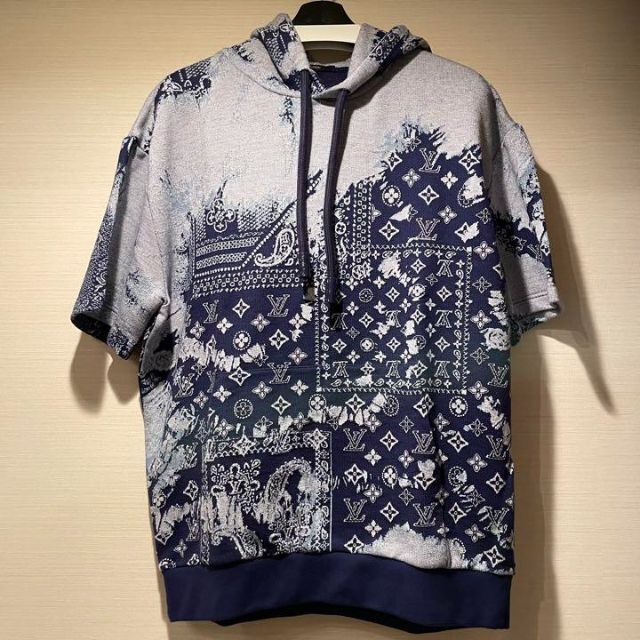 超人気の 美品 2022 モノグラム バンダナ ショートスリーブフーディ