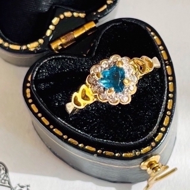 【口紅ピンク様専用💕】 英国 ハート ダイヤモンド トパーズ  リング レディースのアクセサリー(リング(指輪))の商品写真