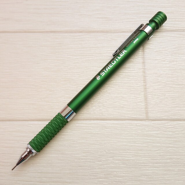 STAEDTLER(ステッドラー)のステッドラー 925  シャーペン  限定カラー グリーン 0.5mm インテリア/住まい/日用品の文房具(ペン/マーカー)の商品写真