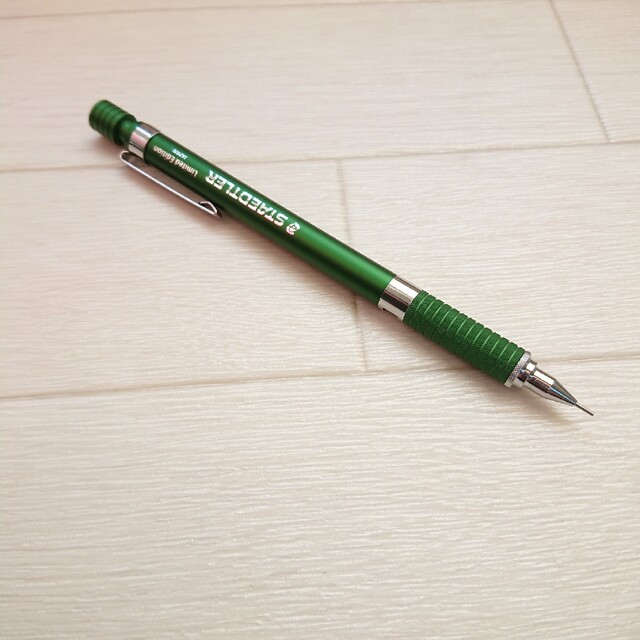 STAEDTLER(ステッドラー)のステッドラー 925  シャーペン  限定カラー グリーン 0.5mm インテリア/住まい/日用品の文房具(ペン/マーカー)の商品写真