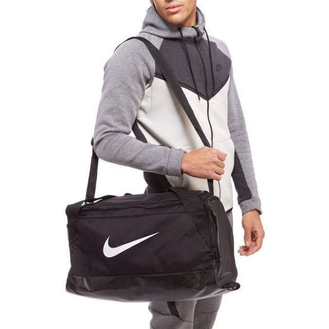 NIKE(ナイキ)の新品即納★タグ付き ナイキ ブラジリア ダッフル ボストンバッグ 40L 黒色 メンズのバッグ(ドラムバッグ)の商品写真