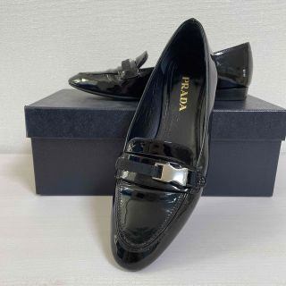 プラダ(PRADA)のプラダ  エナメルシューズ　36.5(ローファー/革靴)