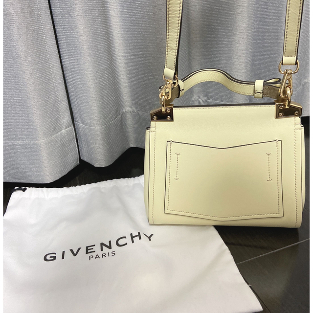 givenchy ミニバッグ　ミスティック 2