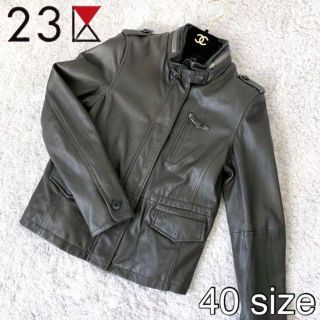 ニジュウサンク(23区)の【美品】23区 スタンドカラー ラムレザージャケット オリーブ 40サイズ(ライダースジャケット)