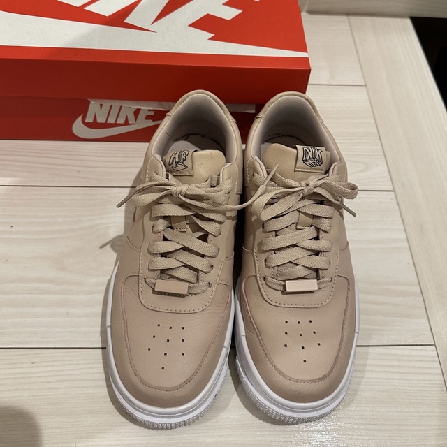 エアフォース1ピクセル　NIKE