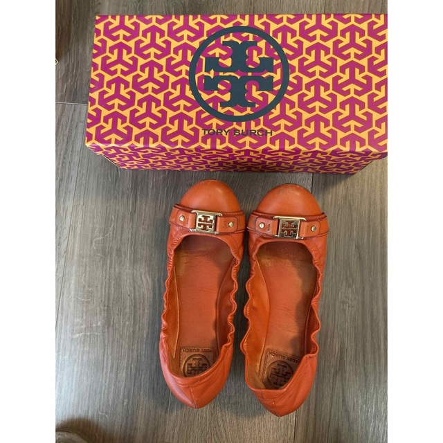 Tory Burch(トリーバーチ)のTORY BURCHトリーバーチ　パンプス　訳あり レディースの靴/シューズ(ハイヒール/パンプス)の商品写真