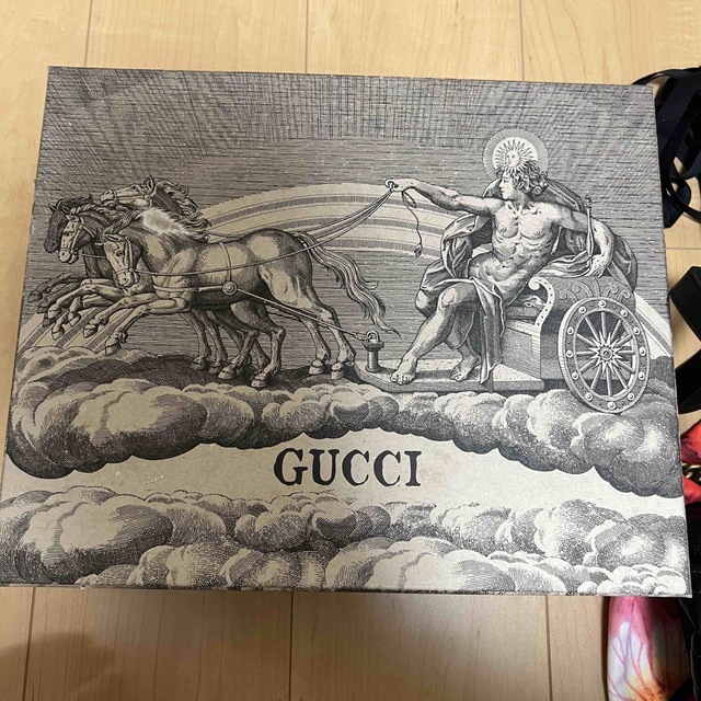 Gucci(グッチ)のmini様　専用ぺ－ジ　GUCCI  グッチ　チェーンバックパック　新品未使用 レディースのバッグ(リュック/バックパック)の商品写真