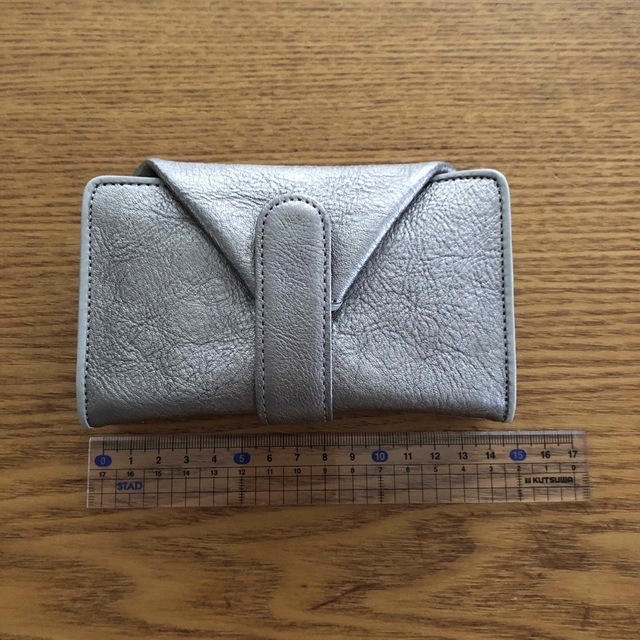 HIROKO HAYASHI(ヒロコハヤシ)のヒロコハヤシ　折り財布 レディースのファッション小物(財布)の商品写真