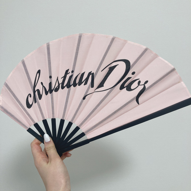 Christian Dior(クリスチャンディオール)の《中古品》Miss Dior 扇子 コスメ/美容のキット/セット(コフレ/メイクアップセット)の商品写真