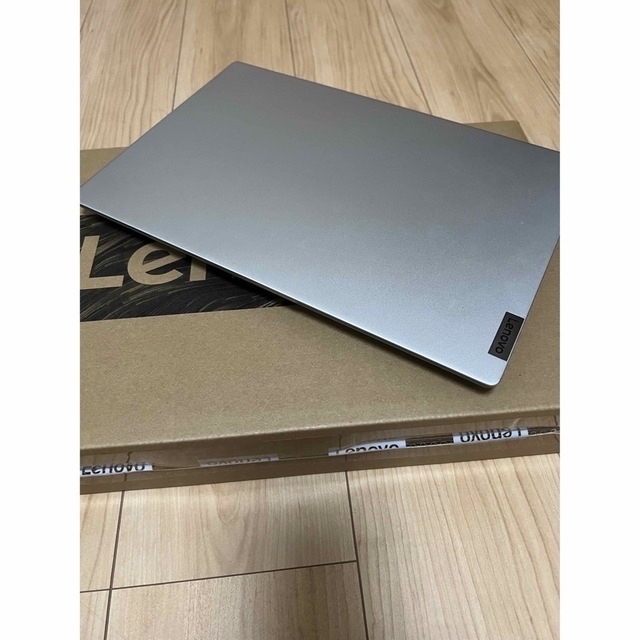 美品　Lenovo ノートパソコン IdeaPad slim 550i 1