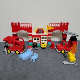 レゴ(Lego)の【だーちさま専用】レゴデュプロ　消防署セット、小物セットまとめ売り(キャラクターグッズ)