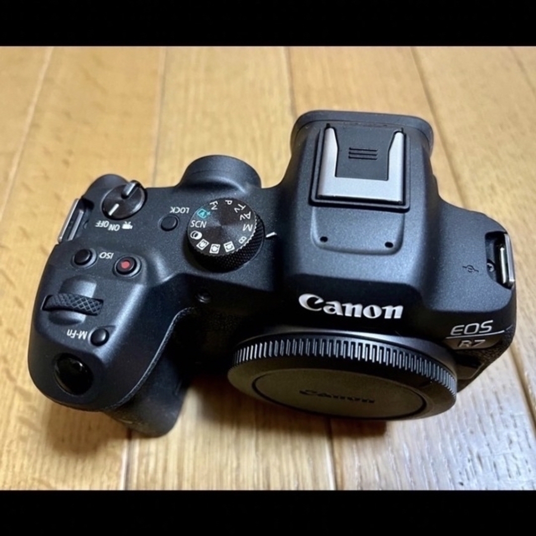 Canon(キヤノン)のcanon R7 18-45mmレンズセット スマホ/家電/カメラのカメラ(ミラーレス一眼)の商品写真