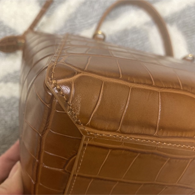 celine(セリーヌ)のセリーヌ　ナノベルトバック　クロコダイル型押し　タン レディースのバッグ(ショルダーバッグ)の商品写真